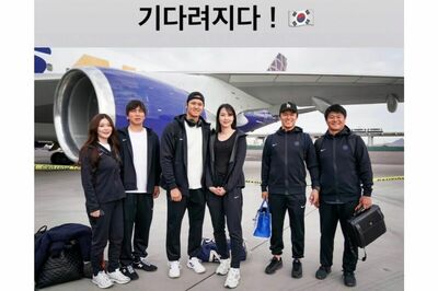 大谷夫妻と記念写真に収まっていた水原氏と美人妻（大谷翔平公式インスタグラム・ストーリーズより）