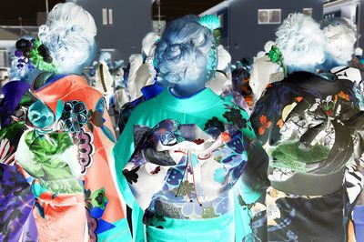 振り袖女性の背中に、ソースをかけた男の「かわいそう」な犯行理由