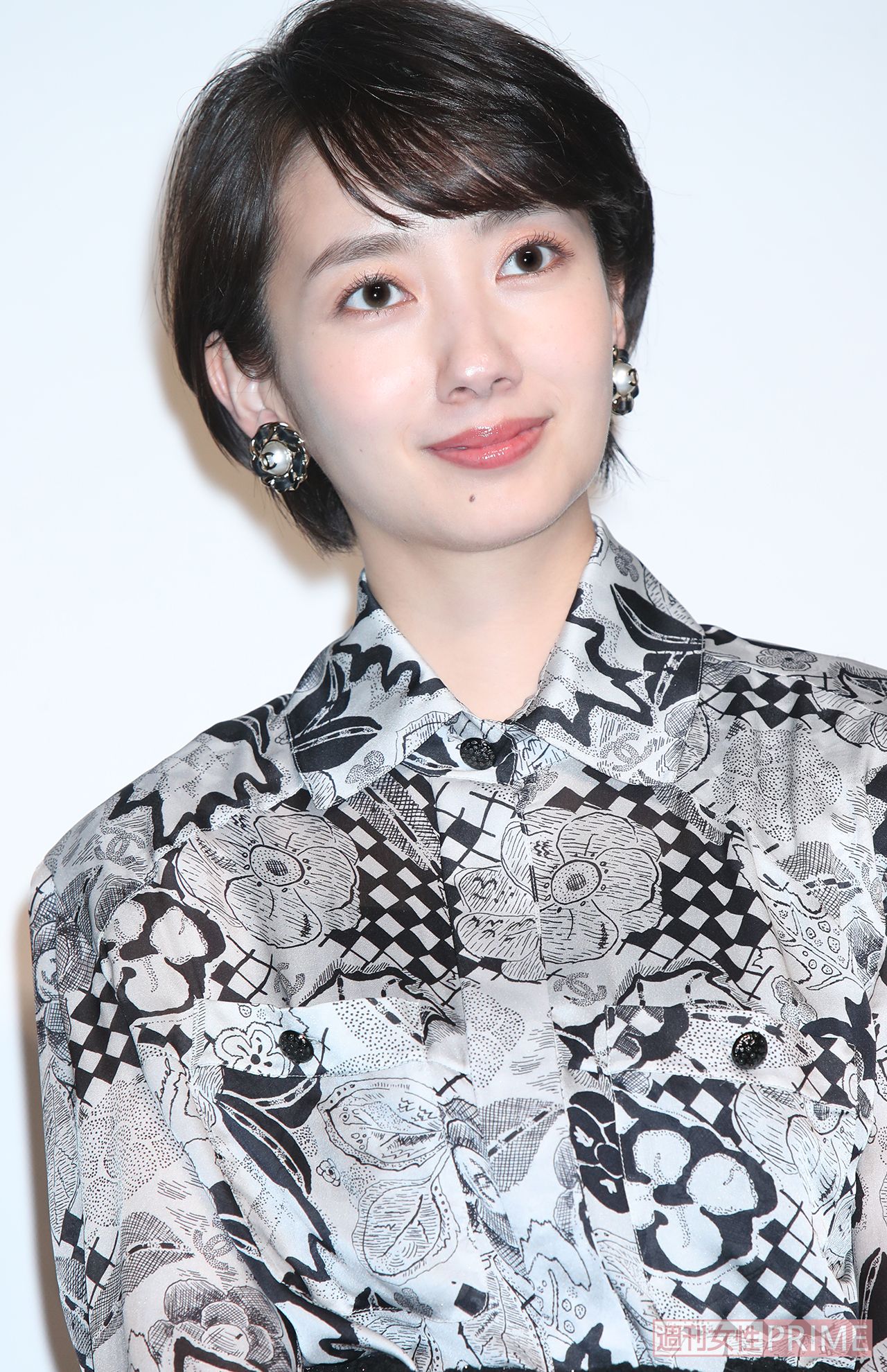 猫背がコンプレックスだという波瑠