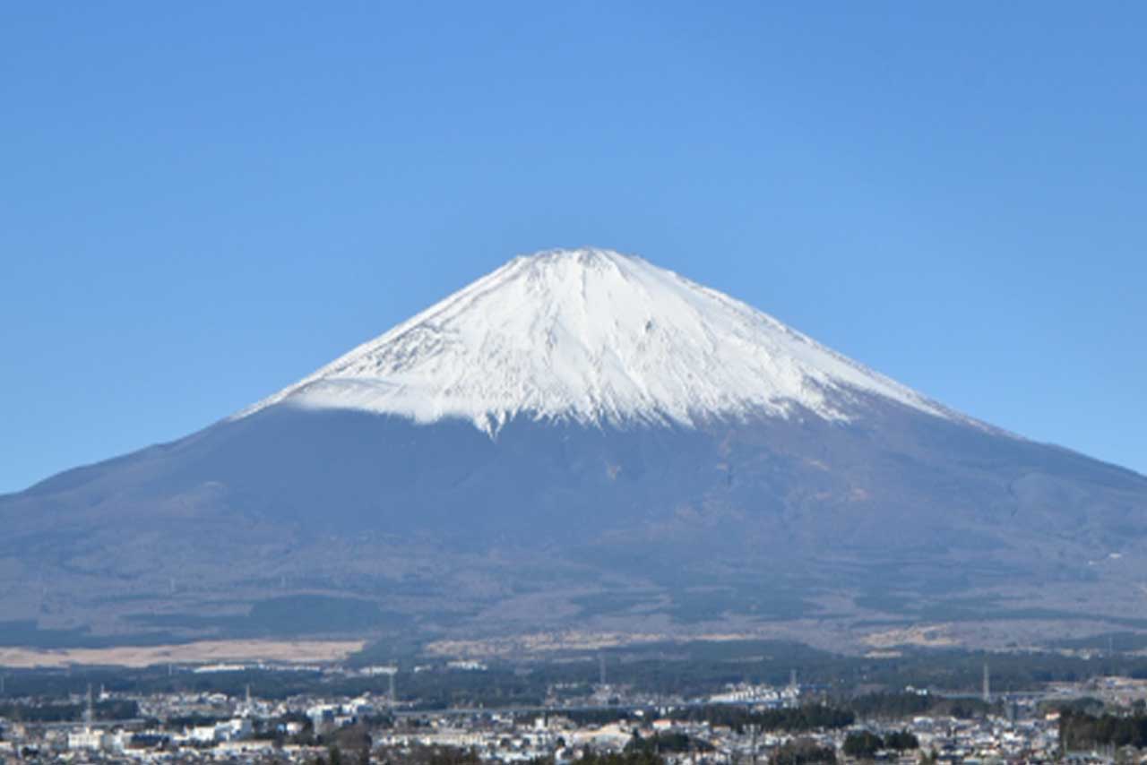 見ると登るでは、その印象がまったく違う富士山。遠くから愛でているのがいちばんいい!?