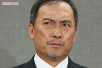 渡辺謙、不倫騒動の21歳年下恋人と再々婚も？ 南果歩との財産分与で所有する軽井沢の別荘で目撃された、独…
