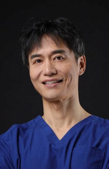 石黒成治先生●外科医。国立がん研究センター中央病院で大腸がん外科治療のトレーニングを受け、名古屋大学医学部附属病院、愛知県がんセンター中央病院、愛知医科大学病院に勤務。現在は健康スクールで予防医療を推進するとともに、登録者数50万人以上のYouTubeチャンネル「DrIshiguroの健康スクール」にて情報発信中。