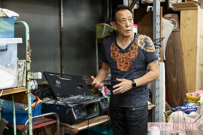 「ガスコンロは分解して部品の不具合も細かくチェックするんだよ」　撮影／齋藤周造