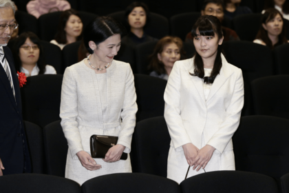 映画『アナと雪の女王』チャリティー上映会を訪れた紀子さま、眞子さん