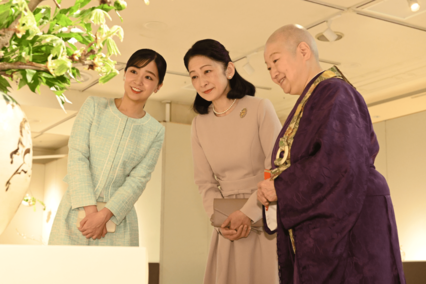 《佳子さまの歩み》東日本大震災から15年「忘れないでいることは大切」紀子さま、佳子さまが“生け花展”で被災地に思いを馳せる