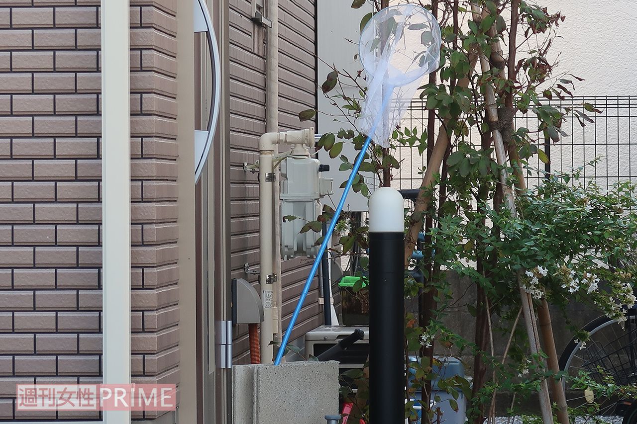 自殺したSの千葉県松戸市の自宅には2人の子どもが使う虫捕り網が