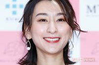 浅田舞がインスタグラムでメガネ姿を披露「吉田羊じゃん」「真逆だから知的風に憧れるのか」辛辣意見が集ま…