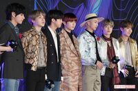 BTSのグッズ戦略、綿パジャマが約1万5000円、マスクは7枚3300円！「強気価格」にファン戸惑い