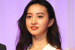 Koki,、ヴェネツィア国際映画祭に“大胆黒レースドレス”で登場！4年前の「見ちゃいけない」過激衣装にも再注目