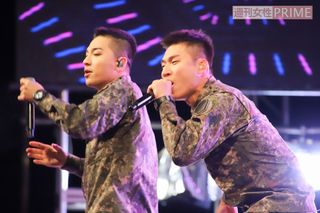 (左)SOL、(右)D-LITE　撮影／古林由香