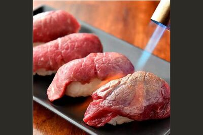 【驚愕】グルメサイトの写真と違い過ぎる肉寿司が炎上！「ペラペラのベーコン」「メニューにはない生ハム」…