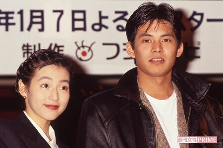 ドラマ『東京ラブストーリー』でリカ役を務めた鈴木保奈美とカンチ役の織田裕二