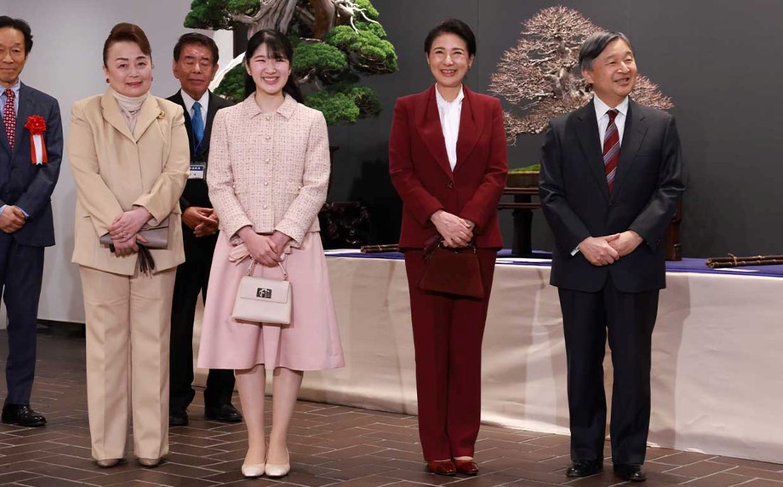 天皇家ご一家の信子さま。仲睦まじいご様子が笑顔からも伝わる