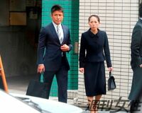 魔裟斗＆矢沢心 地味なスーツ姿で有名幼稚園の説明会に参加