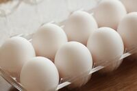 1パック100円前後「激安卵」の正体！食べても安心？熾烈なコストダウンの裏側にある真実