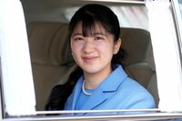 愛子さま、新潟県訪問で見せた「クール・フェミニン・エレガント」の3変化！“雅子さまイズム”を感じるパ…