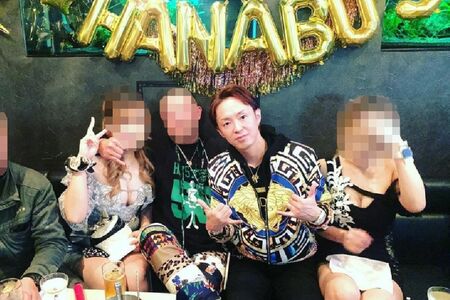 キャバクラやクラブで飲み歩いていた板谷博希被告（本人のSNSより）