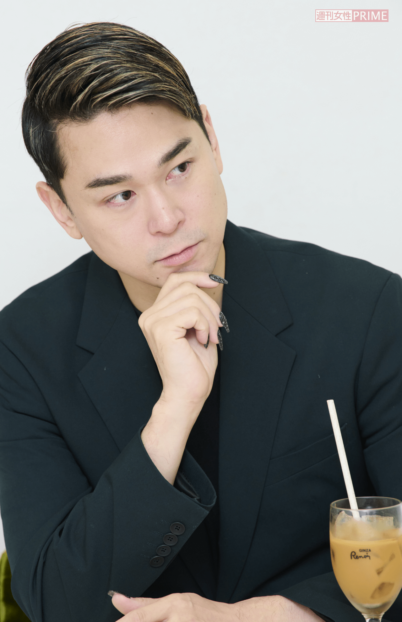 ドリアンのネイルはパートナーのキラが担当し、いつも華やか