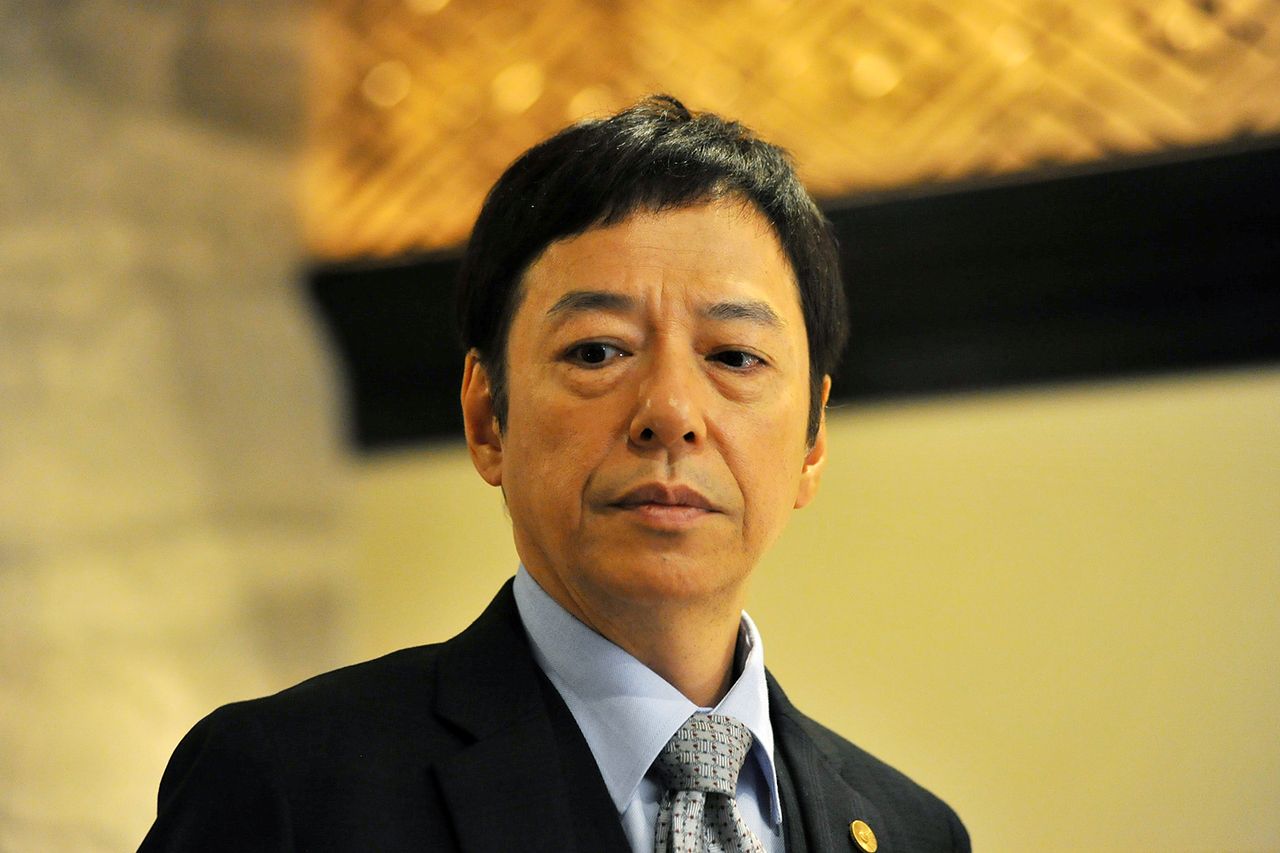 最近は映画監督としても活躍する板尾創路は『僕たちがやりました』（フジテレビ系　毎週火曜　夜9時～）に出演中。表情で見せる演技に定評があるだけに、腹の底では何を考えているかわからない、裏社会で暗躍する悪徳弁護士役は適任!?