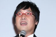 “赤メガネの嫉妬マン”山里亮太が歩んできた血まみれ道とは