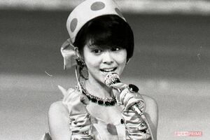 デビュー40年・小泉今日子を愛する人が集まるゲイバーで鼎談「ジャージ