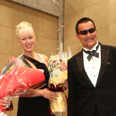 人生のタッグパートナー、マルティナ夫人と。2015年11月2日「プロレス30周年記念パーティー＆一般社団法人ニューワールドアワーズスポーツ救命協会設立記念パーティー」にて