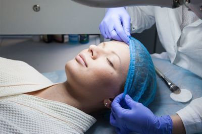 韓国で美容整形をした女性が意識不明に！  「まるで生態実験をしている」