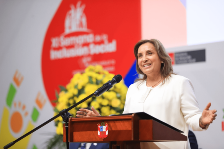 ディナ・ボルアルテ氏はペルー初の女性大統領として'22年12月に就任した（ペルー大統領府公式Xより）