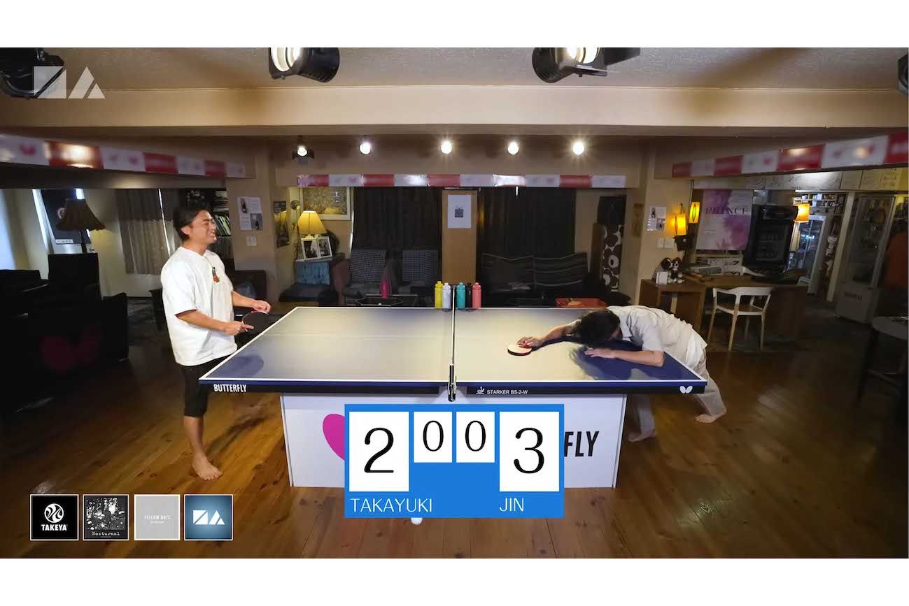 山田孝之との卓球動画で左足が映り込んだ赤西仁。ファンの間では「タトゥーが残っている」と話題に（YouTubeチャンネル『NO GOOD TV』より）