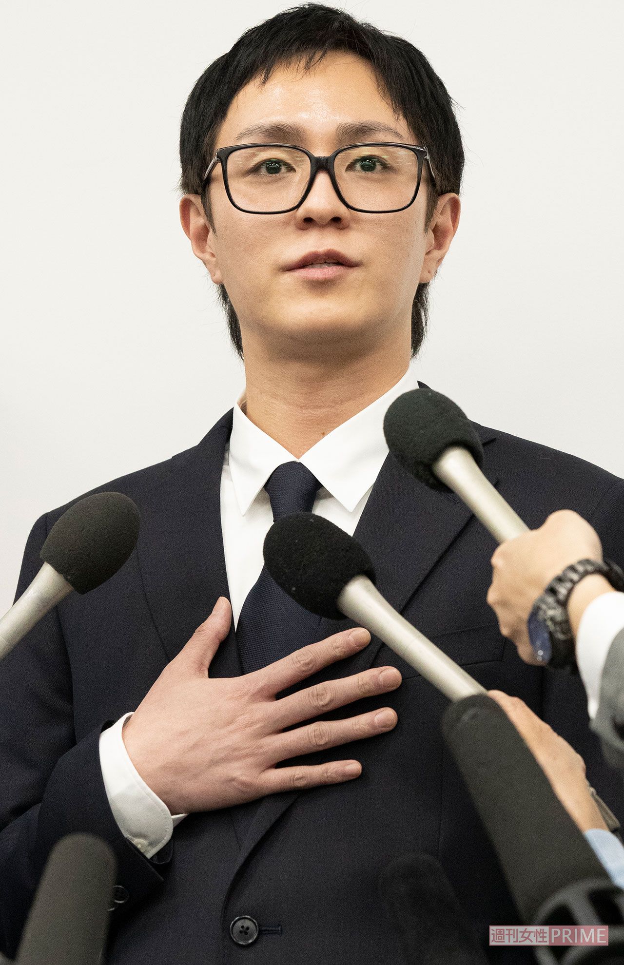 '19年4月、女性を暴行したとして謝罪会見を開いたAAAの浦田直也