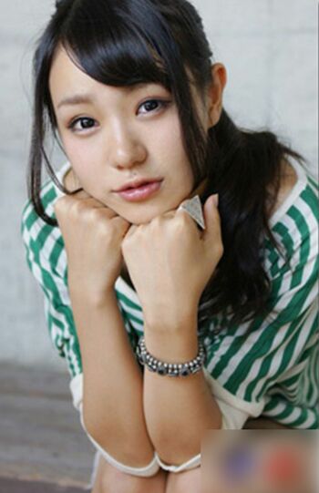 撮影会に参加していたころの奈緒。当時は18歳だった（イベント会社HPより)