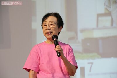 80歳で手話の勉強を始め、検定3級に一発で合格。手話講座で登壇する千福幸子さん