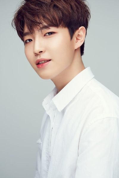 キム・ジェファン　（c）CJDigitalMusicAllrightsreserved.（c）2017PONYCANYONINC.