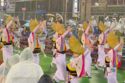 徳島市長の“中止要請”ふり切り台風の中『阿波おどり』が強行開催、避難指示・暴風警報もスルーに「人命よ…