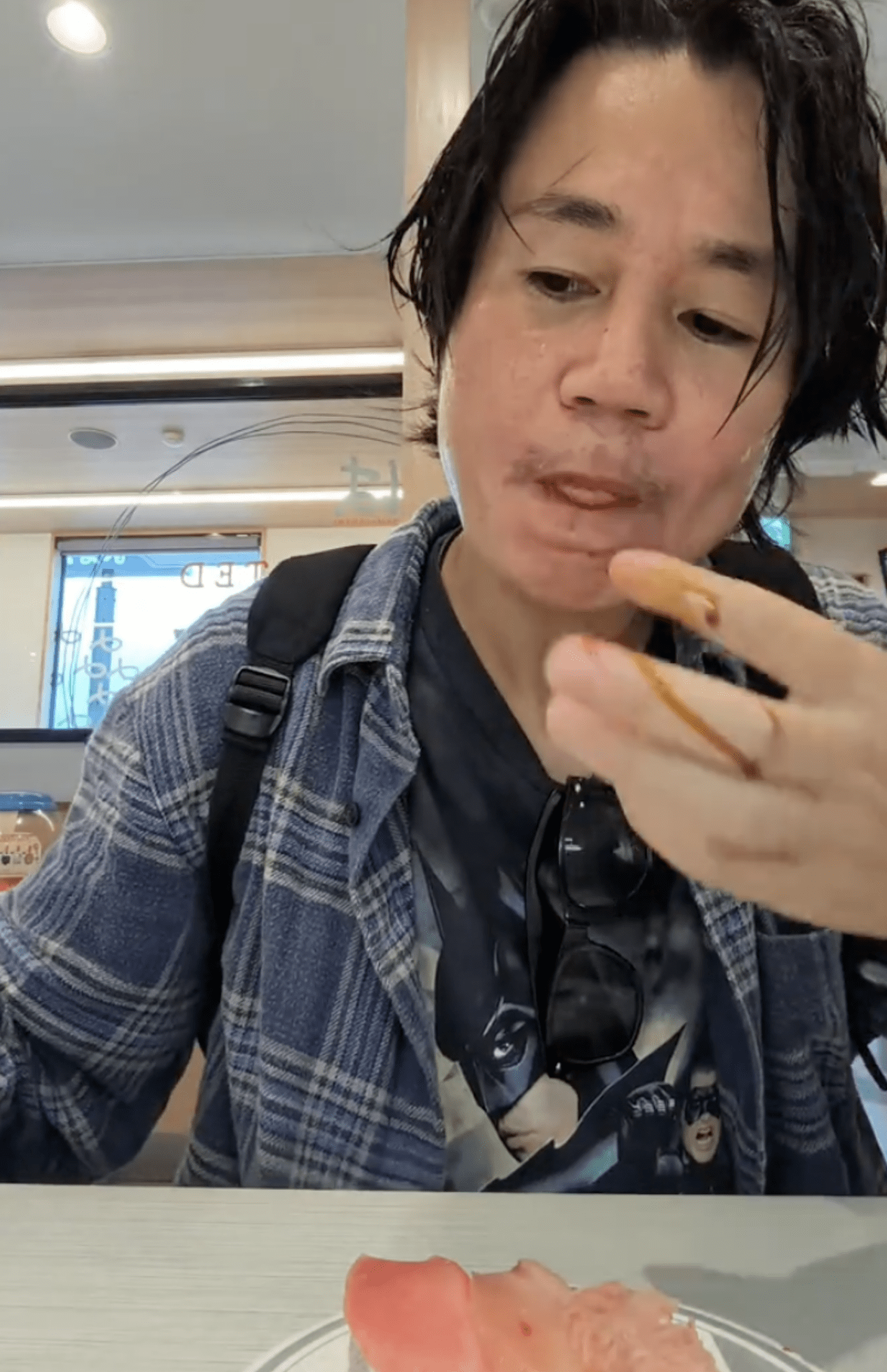 逮捕のきっかけとなった新西悠太容疑者の奇行（TikTokより）