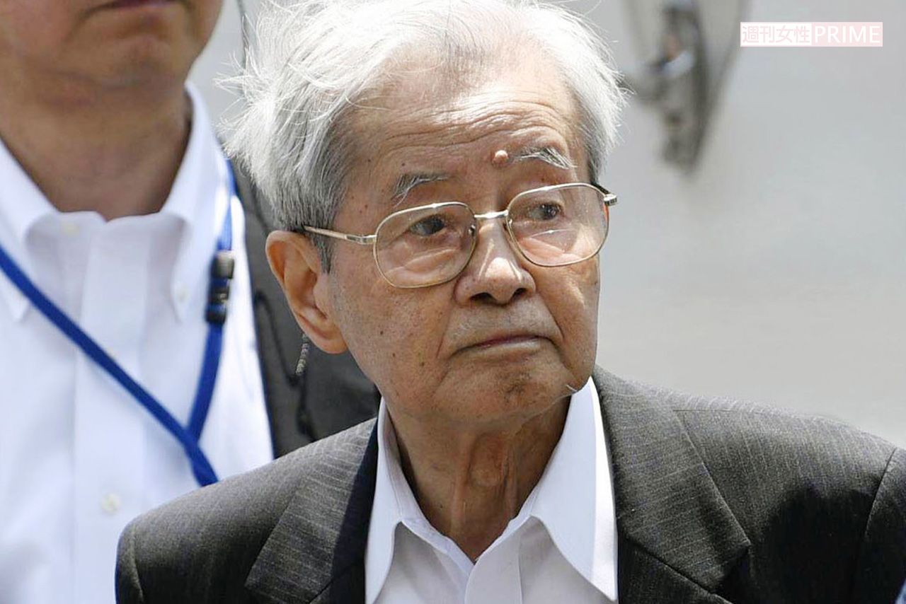 事故現場の実況検分に立ち会う飯塚受刑者（'19年6月）