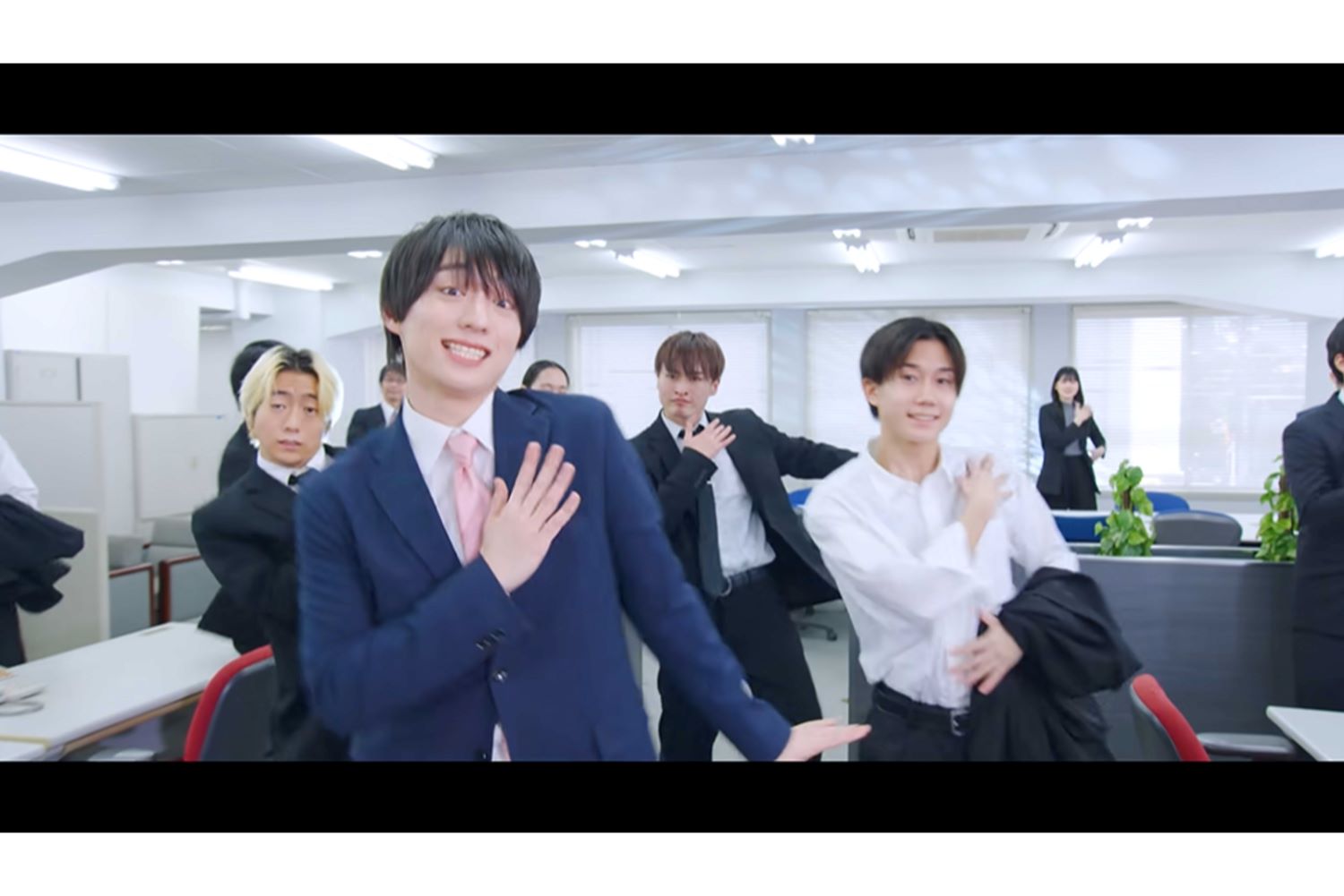 『恋の上昇気流』のMV（福本大晴のYouTubeチャンネルより）