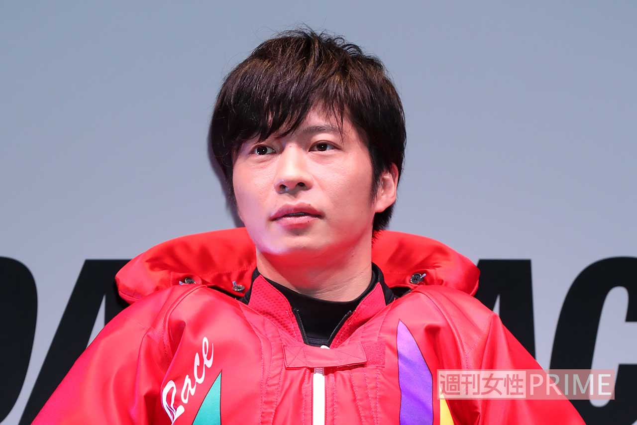 １月12日、東京・多摩川にあるボートレース場でのイベントに登場した田中圭に女性ファンは歓喜