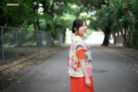 綿矢りさ、安室奈美恵やPUFFYなどが登場する平成の空気を感じられる最新作「周囲からは浮いていました（笑…