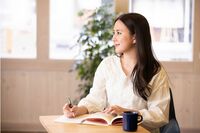 「実は夫が嫌いだった」と心の声を書くのが第一歩！紙とペンだけでできる“書く瞑想”は更年期世代のゆらぎ…