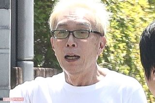 取材に応じる所