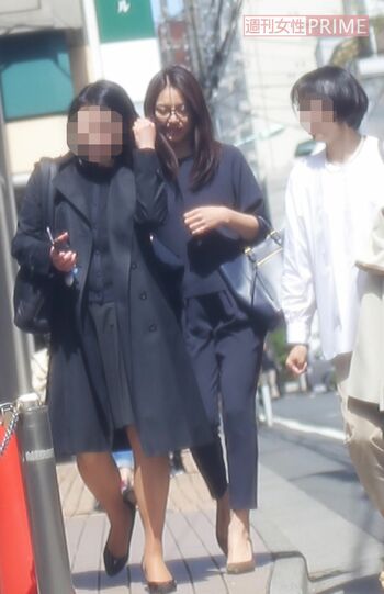 2017年には、自分の子どもが参加するわけではないのに、有名私立幼稚園の入園式の手伝いに来ていた