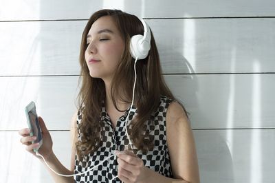 ジャニーズ事務所、中丸雄一らが歌う意外に知られていないネット配信ビジネス