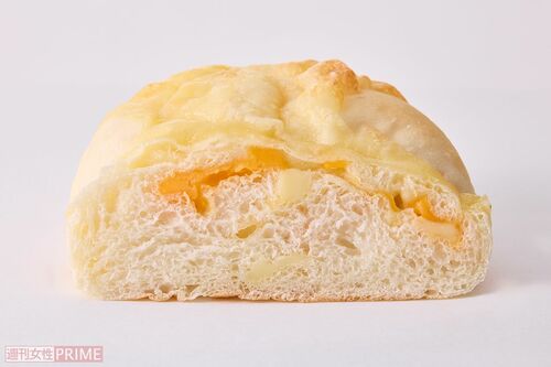 ハイジの白パンinたっぷりチーズ/ボヌール三軒茶屋本店　撮影／廣瀬靖士