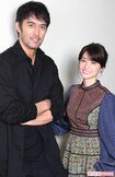 身長差約40cmという阿部寛と大島優子 撮影/坂本利幸