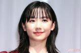 芦田愛菜が10月期フジテレビドラマ主演に！高橋文哉との“お似合い”ロケ現場を目…