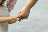 【実録・怖い女】兵庫・西宮に現れた「迷子ばかり見つける女」、不可解な行動と気味の悪い“病癖”