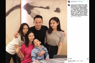 ビビアン・スーと長男（中央）、元夫の李云峰（ショーン・リー）氏とその連れ子の娘たち