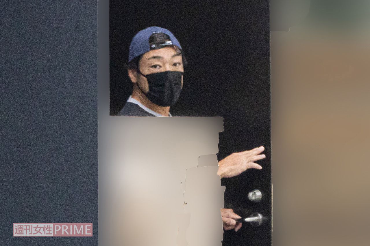 性加害報道以降、自宅に引きこもって過ごす日々が続いているという香川照之（2022年）