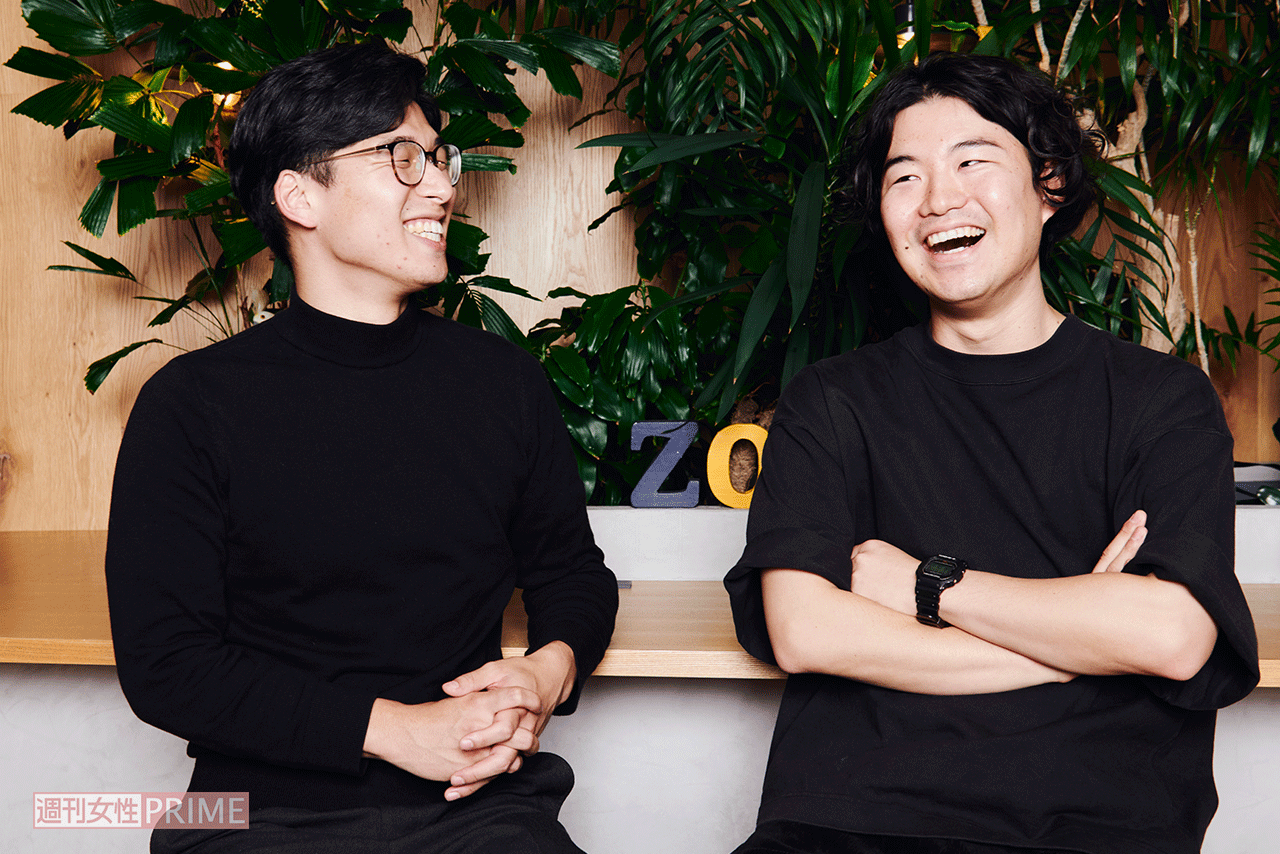 Kevin'sEnglishRoomのケビン（左）、やま（右）